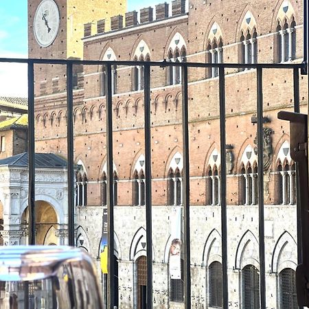 The Balcony Suite - Affaccio Su Piazza Del Campo เซียนา ภายนอก รูปภาพ