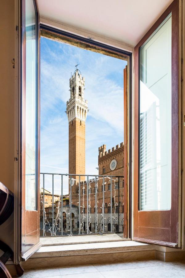 The Balcony Suite - Affaccio Su Piazza Del Campo เซียนา ภายนอก รูปภาพ
